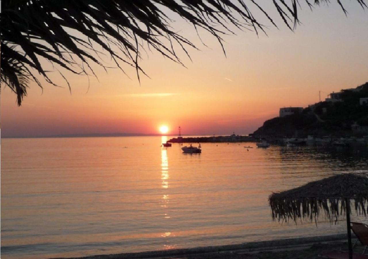 Aphrodite Hotel Syros Kini Esterno foto